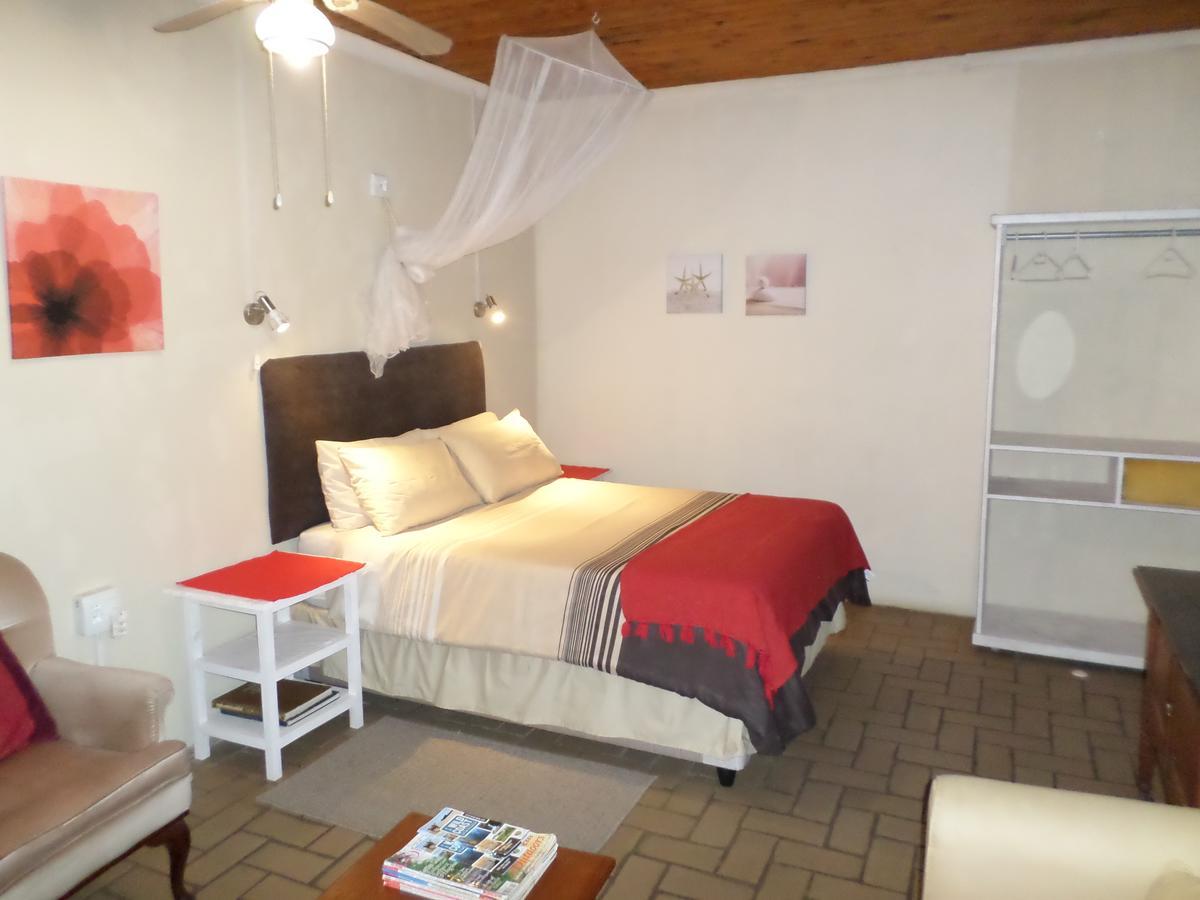 Geckos B&B And Self-Catering Coffee Bay Exterior photo